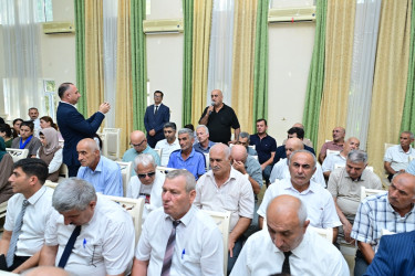 Taleh Qaraşov Şağlakücə kənd inzibati ərazi dairəsinin sakinlərinin qayğı və problemlərini dinləyib