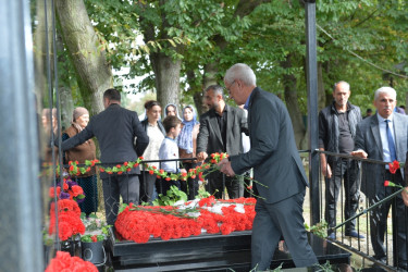 Lənkəran ŞİH başçısı şəhid Elməddin Məmmədli və Ramid Əliyevin məzarını ziyarət edib