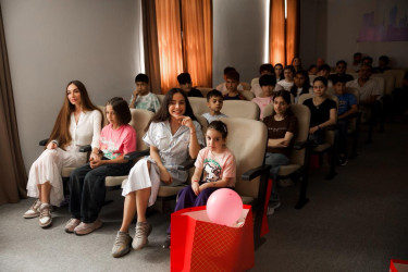 Heydər Əliyev Fondunun vitse-prezidenti, İDEA İctimai Birliyinin təsisçisi və rəhbəri Leyla Əliyeva, Bakı Media Mərkəzinin rəhbəri Arzu Əliyeva Lənkərana səfər ediblər