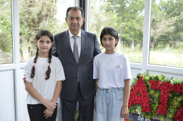 Taleh Qaraşov antiterror əməliyyatları zamanı şəhid olan Yusif Xəlilovun məzarını ziyarət edib