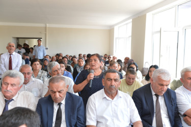 Taleh Qaraşov Balıqçılar qəsəbəsinin sakinlərinin qayğı və problemlərini dinləyib