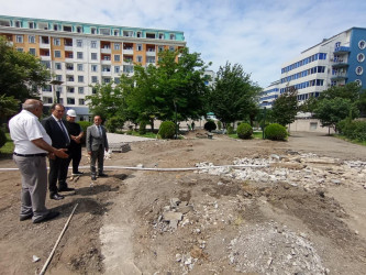 Taleh Qaraşov Lənkəranda “Şəhərsalma və memarlıq ili” çərçivəsində aparılan abadlıq-yenidənqurma işləri ilə yerində tanış olub