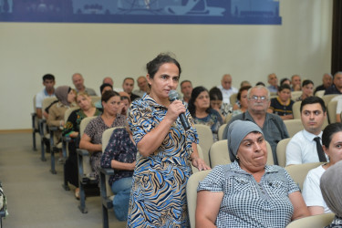 Taleh Qaraşov Lənkəran şəhər sakinlərinin qayğı və problemlərini dinləyib