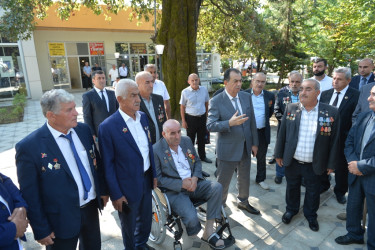 Lənkəranda “Veteranlar Parkı” əsaslı təmirdən sonra sakinlərin istifadəsinə verilib