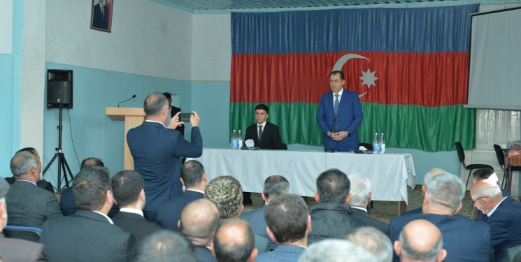 Taleh Qaraşov Göyşaban və Ürgə kəndlərinin sakinlərinin müraciətlərini dinləyib