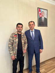 Taleh Qaraşov Vətən müharibəsi I qrup əlili Xəyyam Əhmədovu qəbul edib