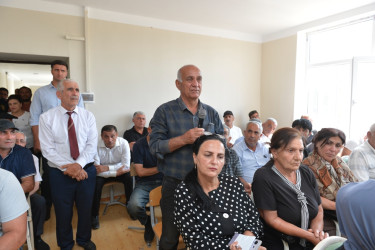 Taleh Qaraşov Balıqçılar qəsəbəsinin sakinlərinin qayğı və problemlərini dinləyib