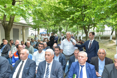 Taleh Qaraşov Ləj kənd inzibati ərazi dairəsinin sakinlərinin qayğı və problemlərini dinləyib