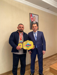 Taleh Qaraşov lənkəranlı Dünya çempionu Vadim Əkbərovu qəbul edib