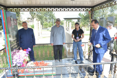 Taleh Qaraşov şəhid Samir Quliyev və Vüsal Quliyevin anım günündə məzarını ziyarət edib