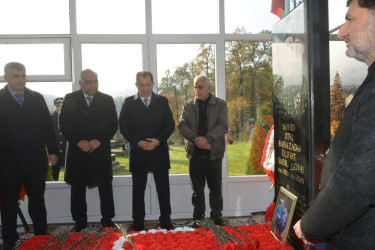 Taleh Qaraşov Vətən müharibəsi şəhidi Ülfət Babazadənin məzarını ziyarət edib