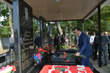 Taleh Qaraşov şəhid Zaur İsmayılzadənin anım günündə iştirak edib