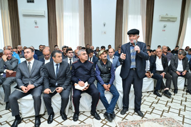 Lənkəran ŞİH başçısı Qurumba və Narbağı kəndlərinin sakinlərinin qayğı və problemlərini dinləyib