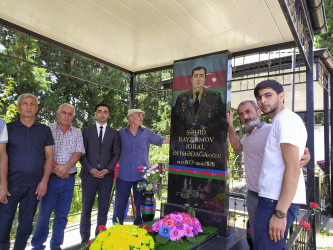 Şəhid İqbal Bayramovun doğum günündə məzarı ziyarət olunub