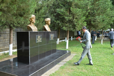 Taleh Qaraşov Ləj kənd inzibati ərazi dairəsinin sakinlərinin qayğı və problemlərini dinləyib