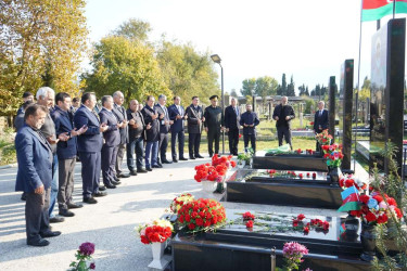 Vətən müharibəsi şəhidləri Raqim Hadıyev, Zabil İbadzadə və Eşqin Cəfərzadənin anım günündə məzarı ziyarət olunub