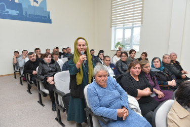 Taleh Qaraşov Nərimanabad qəsəbəsinin sakinlərinin qayğı və problemlərini dinləyib