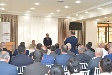 Taleh Qaraşov Girdəni kəndinin sakinlərinin qayğı və problemlərini dinləyib