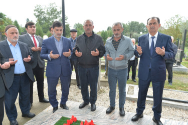 Lənkəran ŞİH başçısı şəhid Kamran Əliyevin məzarını ziyarət edib