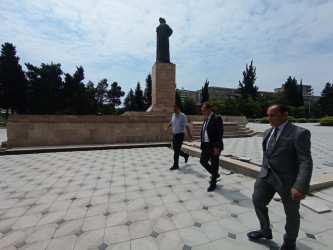 Taleh Qaraşov Həzi Aslanov parkında aparılan abadlıq-yenidənqurma işləri ilə yerində tanış olub